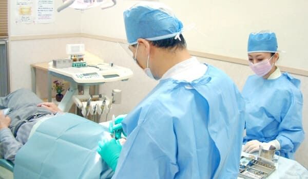 名古屋でも有数の実績・経験を持つインプラント治療に長けたかすや歯科医院